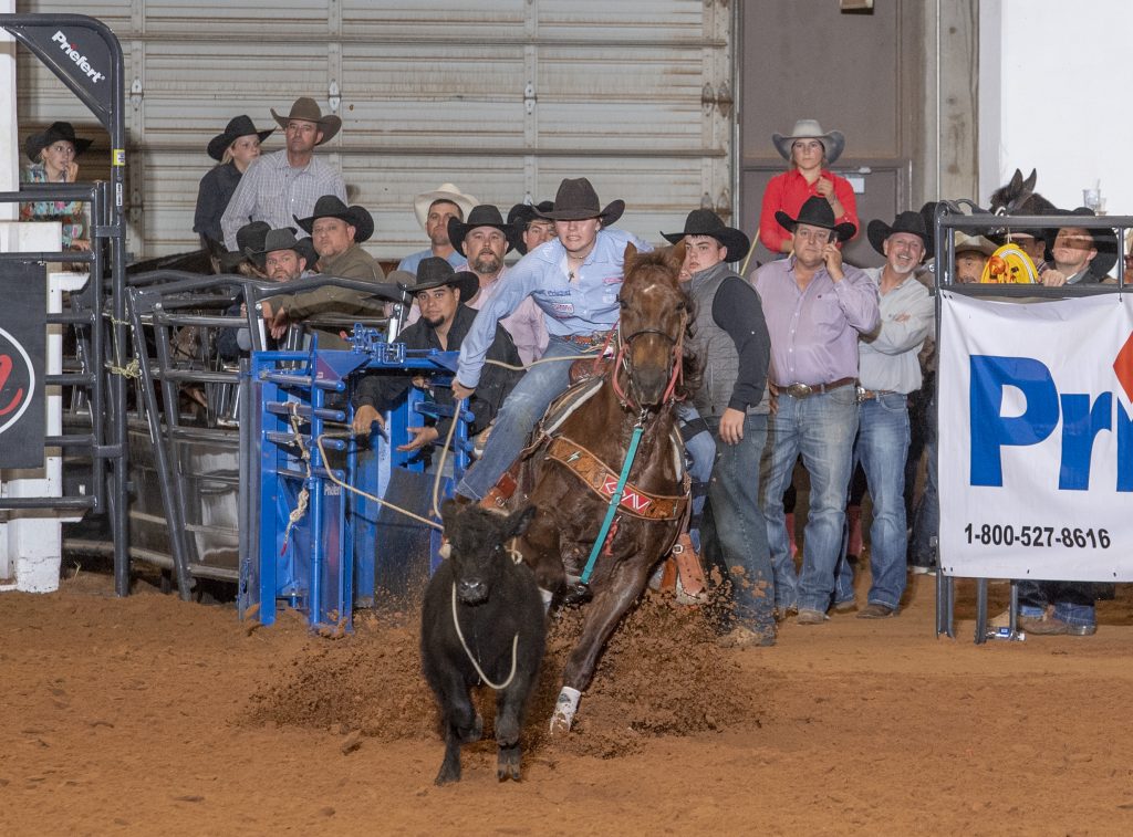 Colee Cox pocked more than $7,700 with her Hooey Jr. Patriot 15 & Under Breakaway Semifinals win.