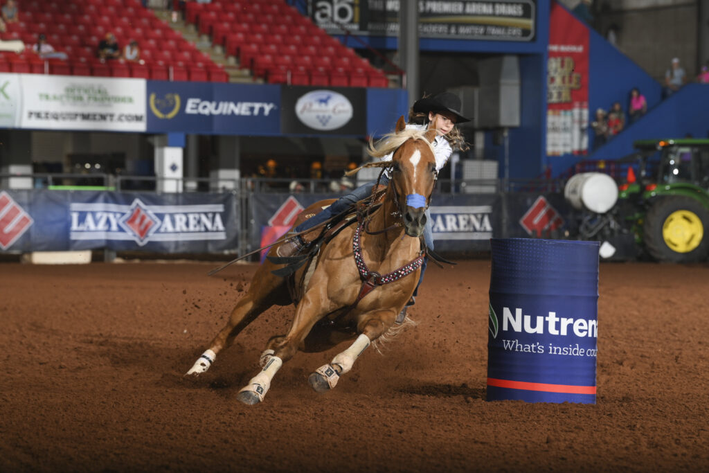 Dusky Lynn Hall at WCJR 2024 barrel racing