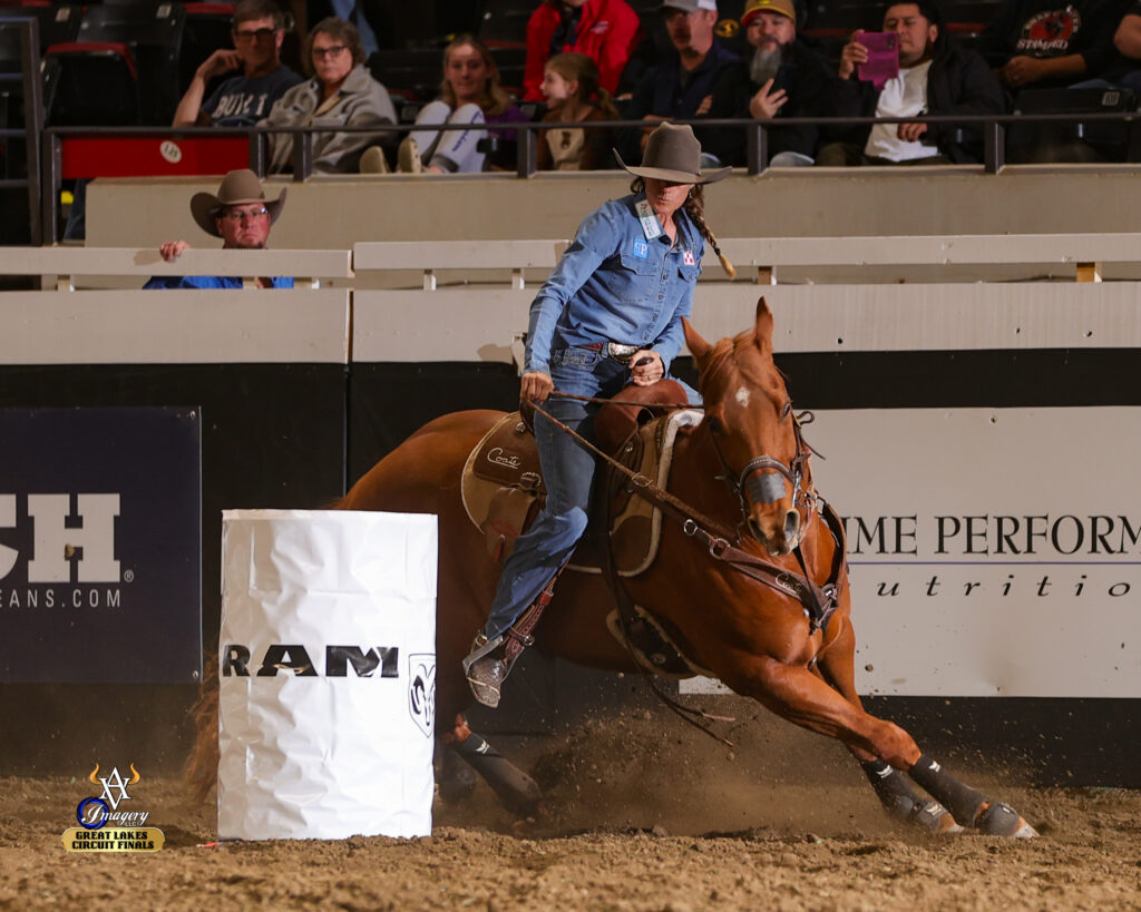 Lacinda Rose barrel racing