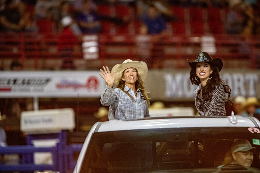 Halyn Lide waving to crowd